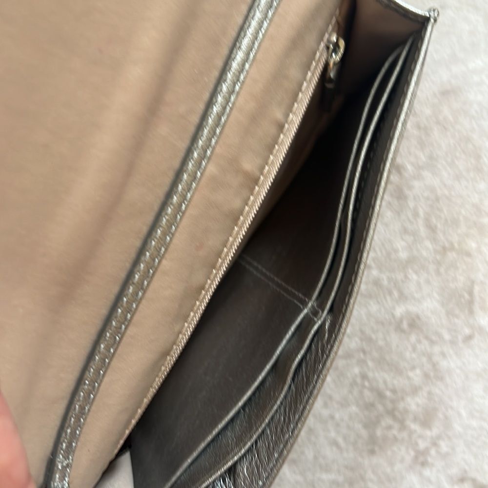 *Coach* Convertible WOC Crossbody Metallic Signature Wallet EUC - Picture 9 of 15